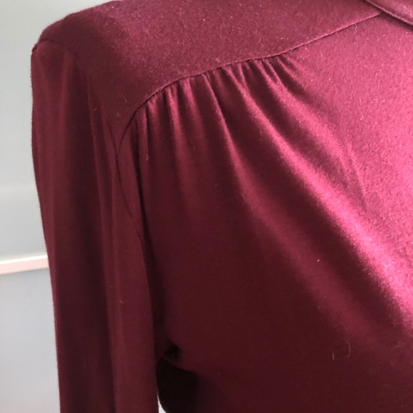 Amour Vert Long-Sleeved Blouse w/ Keyhole Neckline - Picture 5 of 16